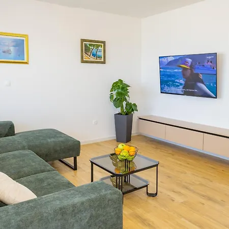 Biokovo J Parking Included Apartamento Makarska