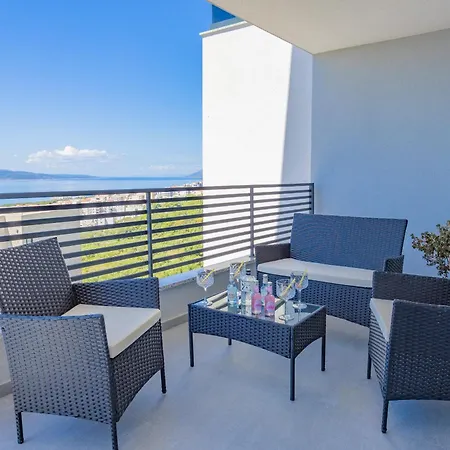 Biokovo J Parking Included * Makarska